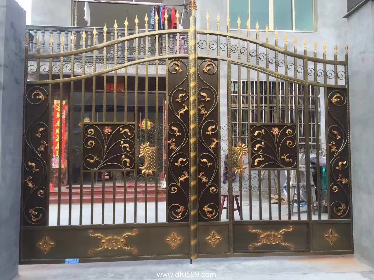 铁艺门也精彩-铁艺大门美图分享