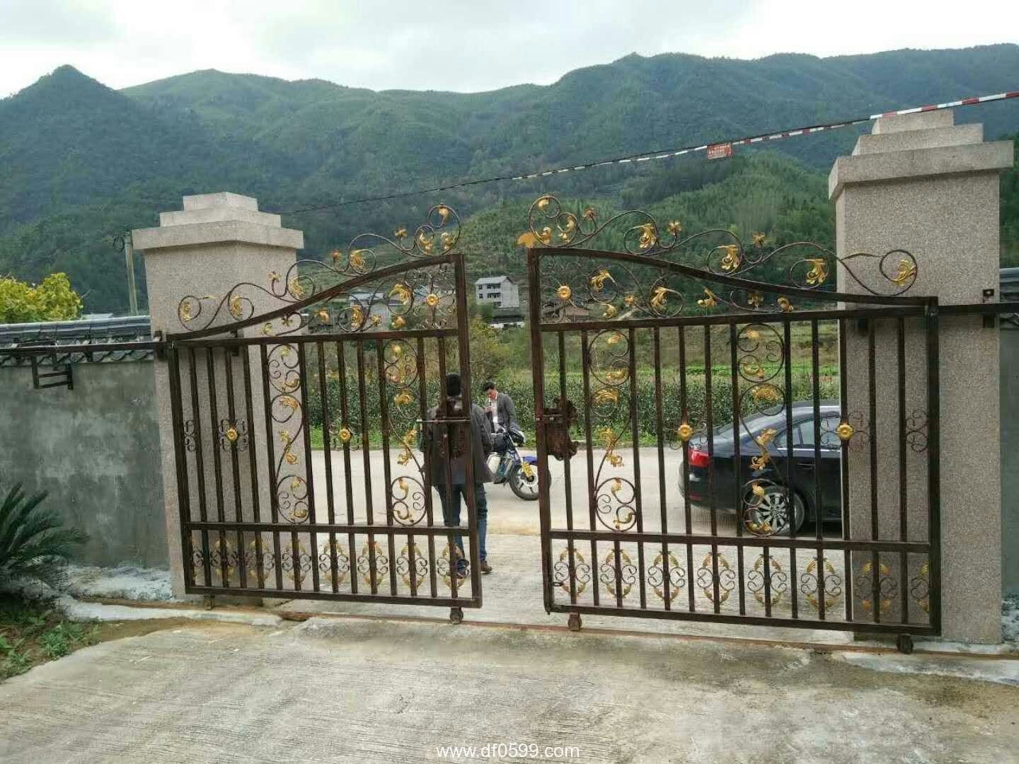 铁艺门也精彩-铁艺大门美图分享